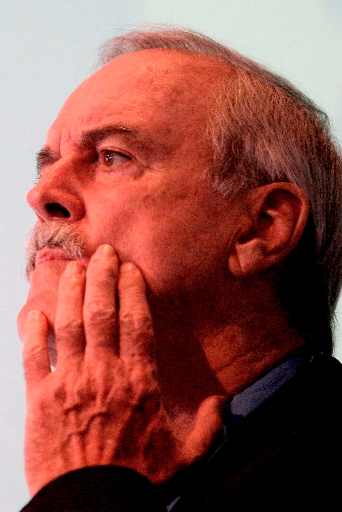 0-105660-john.jpg 0-105660-john.jpg