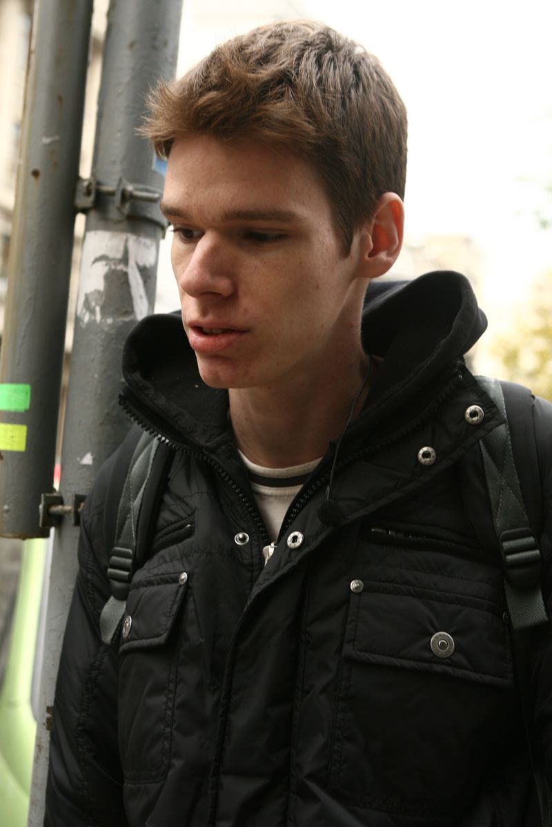 3834-109685-vladisacescu19ani.jpg 3834-109685-vladisacescu19ani.jpg