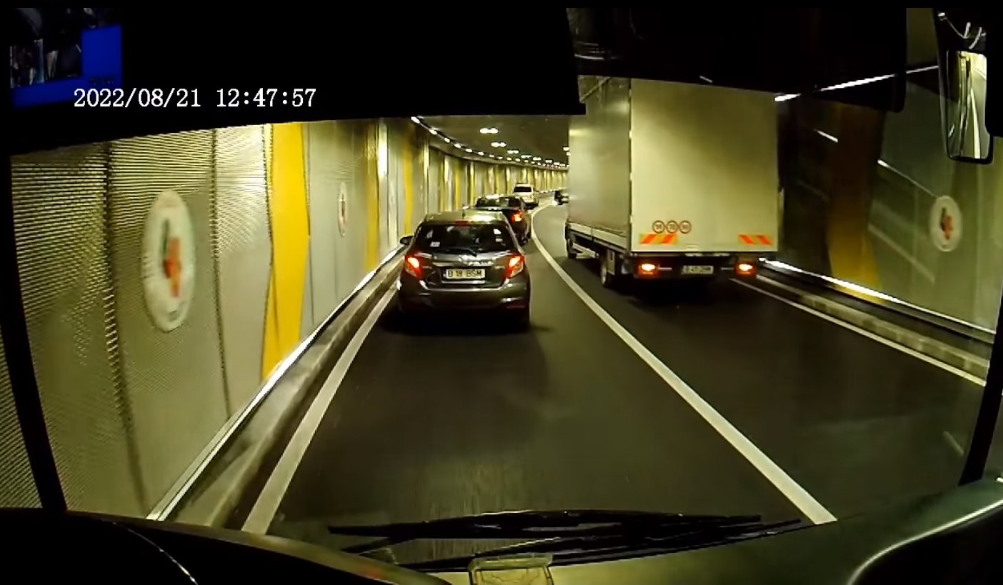 Pasajul Unirii, după reabilitare: 6 accidente în mai puțin de 4 luni. Ce spuneau în toamnă autoritățile despre limitatorul de înălțime și modificarea spațiului din pasaj